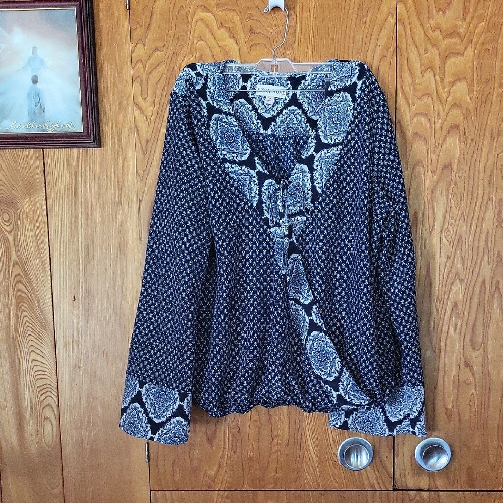 Knox Rose Navy and White Patterned Top